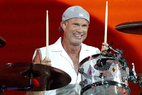 Chad Smith Became More Emotional Upon Thanking His Mother After expressing his gratitude to fans, he then pointed to his mom on the side of a stage, saying she's a "rocker" at the age of 95. (via ...